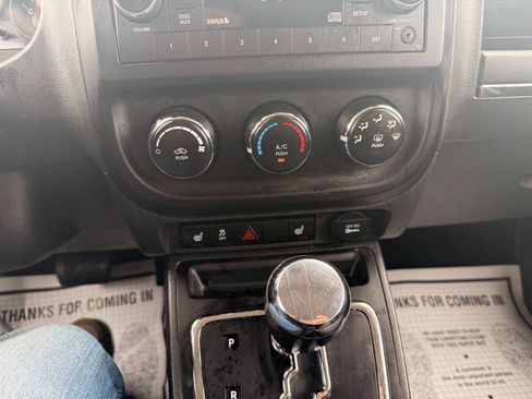 Used 2014 Jeep Patriot Latitude w/ All Weather Capability Group AWD/4WD image 41