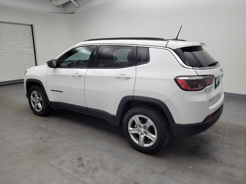 Used 2024 Jeep Compass Latitude image 3