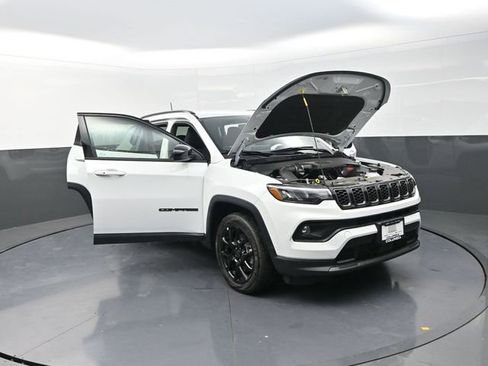 New 2026 Jeep Compass Latitude image 27