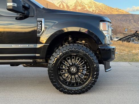 Used 2021 Ford F350 Platinum AWD/4WD image 3
