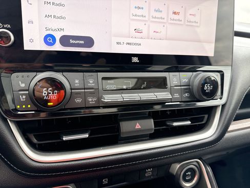 Used 2024 Toyota Grand Highlander Limited image 17