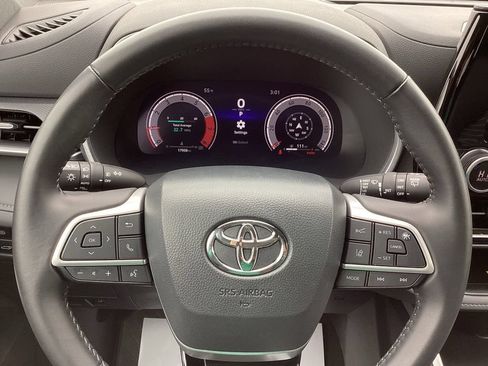 Used 2025 Toyota Highlander XSE AWD/4WD image 27