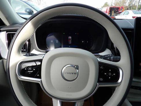 New 2026 Volvo XC60 B5 Ultra w/ Protection Package Premier AWD/4WD image 18