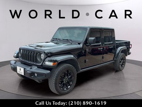 Used 2025 Jeep Gladiator Sport AWD/4WD image 13