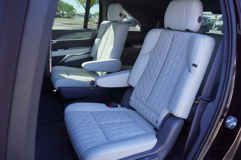 New 2026 Cadillac Escalade IQ Luxury 1 AWD/4WD image 9