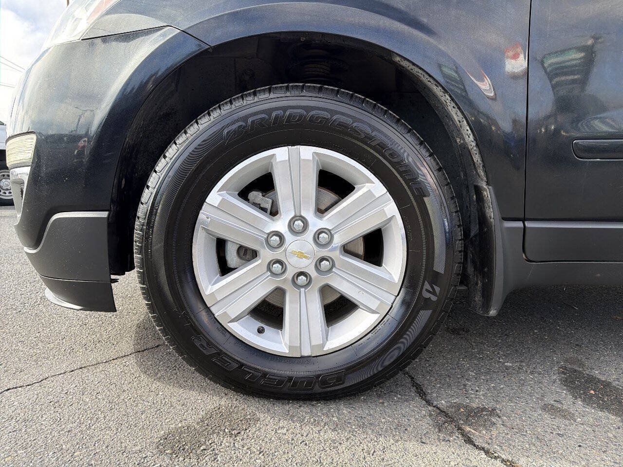 Used 2013 Chevrolet Traverse LT AWD/4WD image 2