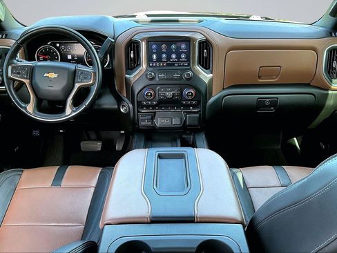 Used 2021 Chevrolet Silverado 1500 High Country w/ Technology Package AWD/4WD image 17