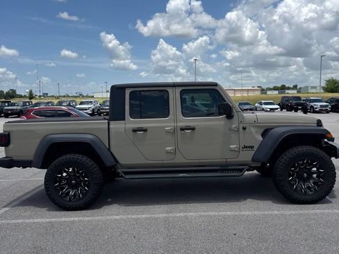 Used 2020 Jeep Gladiator Sport w/ Quick Order Package 24S AWD/4WD image 7