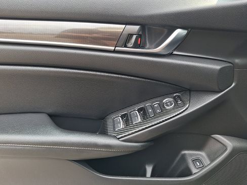 Used 2019 Honda Accord Sport image 12