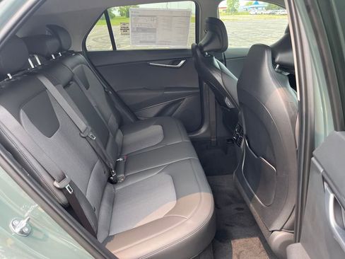 New 2025 Kia Niro EX image 16