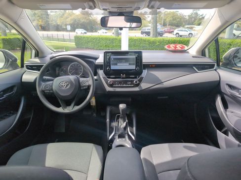 Certified 2022 Toyota Corolla LE image 27
