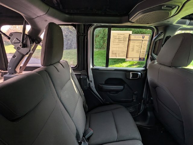 Used 2018 Jeep Wrangler Unlimited Sport AWD/4WD image 30