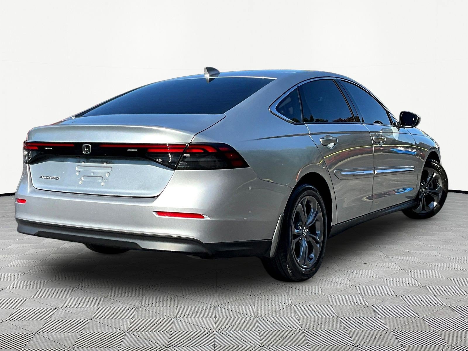 Used 2024 Honda Accord EX image 6