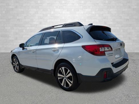 Used 2018 Subaru Outback 2.5i Limited image 4