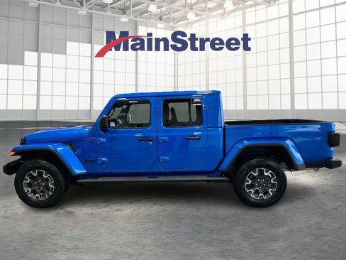 New 2026 Jeep Gladiator Sport AWD/4WD image 2