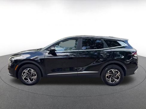 Used 2025 Kia Sportage LX AWD/4WD image 9