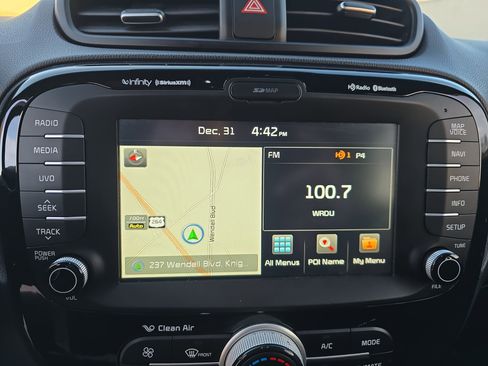 Used 2015 Kia Soul ! w/ Sun & Sound Package image 22