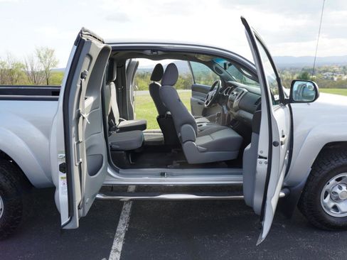 Used 2012 Toyota Tacoma PreRunner w/ SR5 Pkg image 20