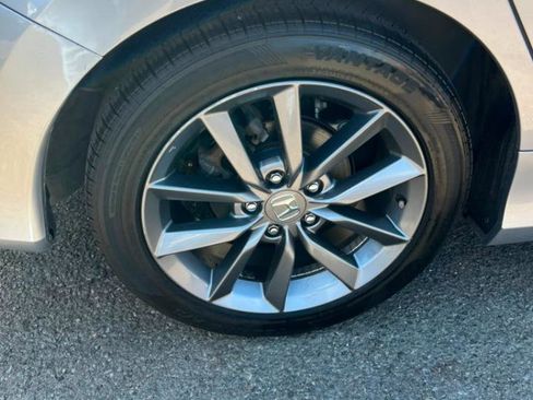 Used 2019 Honda Civic EX image 14