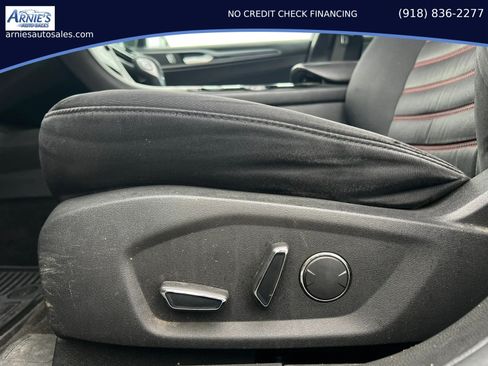Used 2014 Ford Fusion SE FWD image 9