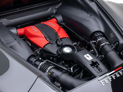 Certified 2022 Ferrari F8 Tributo RWD image 35