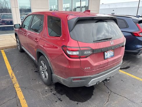 Used 2025 Honda Pilot EX-L image 3