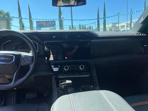 Used 2023 GMC Sierra 1500 AT4 AWD/4WD image 9