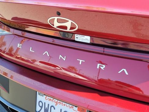 Certified 2025 Hyundai Elantra Hybrid FWD image 27