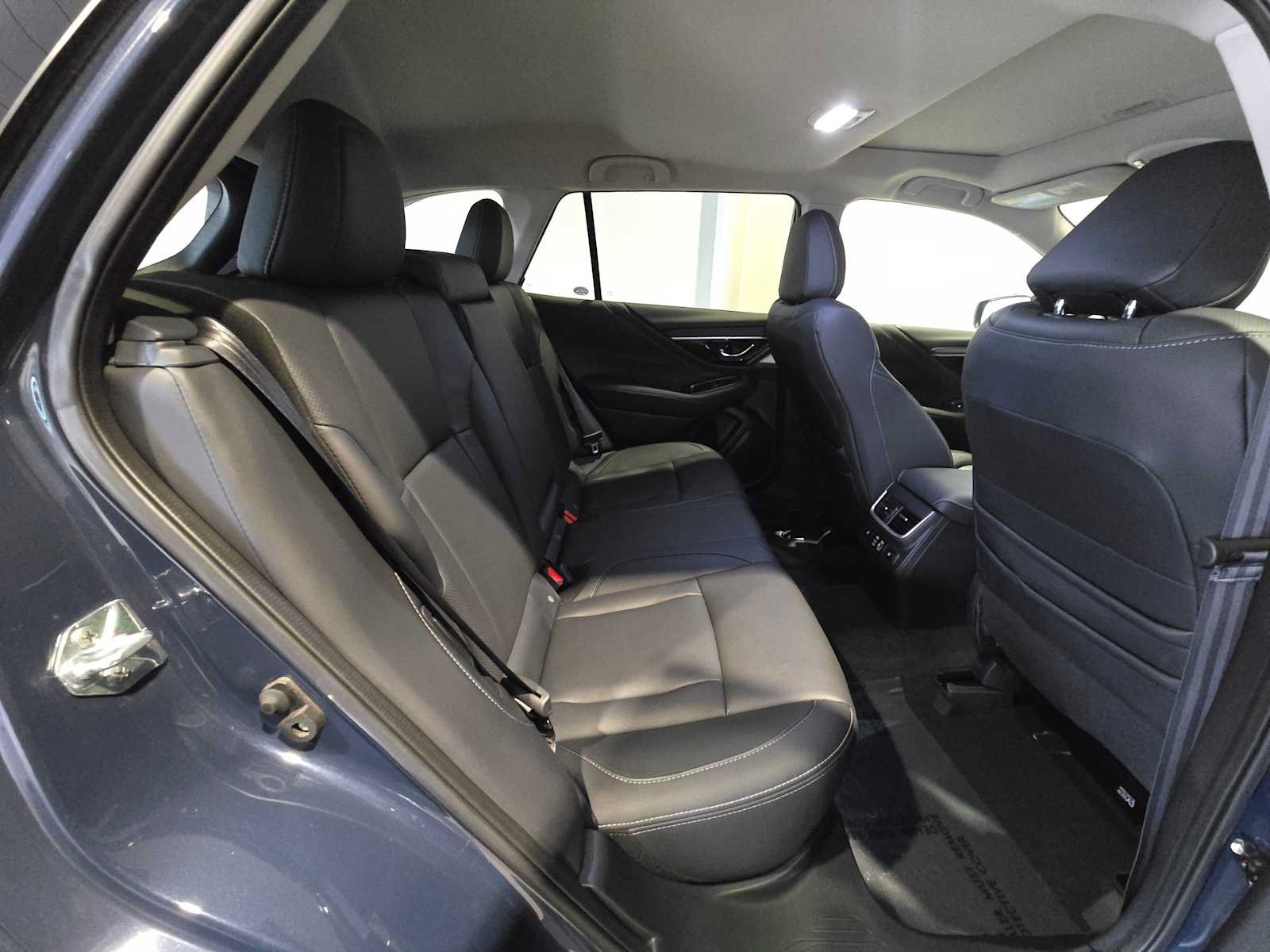 Used 2025 Subaru Outback Touring w/ Tech Package 3 AWD/4WD image 13