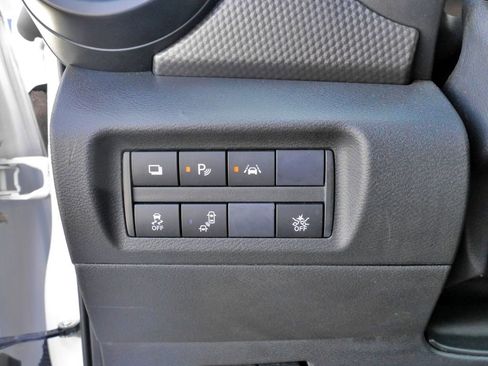 Used 2020 Nissan Kicks S image 23