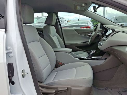 Used 2023 Chevrolet Malibu LT FWD image 32