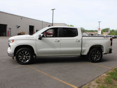 Used 2025 Chevrolet Silverado 1500 LT AWD/4WD image 5