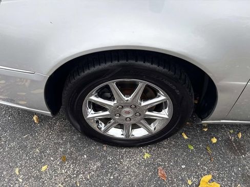 Used 2010 Cadillac DTS Luxury image 12