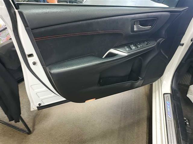 Used 2015 Toyota Camry XSE w/ Advanced Technology Package FWD image 3