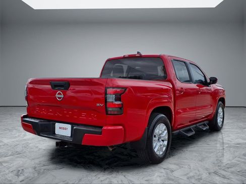 Used 2023 Nissan Frontier SV w/ Tow Package image 9