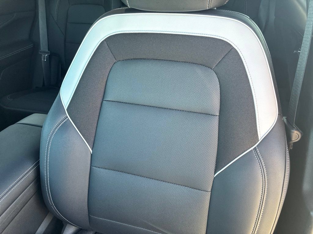 Used 2024 Chevrolet Blazer EV LT AWD/4WD image 9