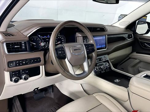 Used 2021 GMC Yukon Denali w/ LPO, Illumination Package image 17
