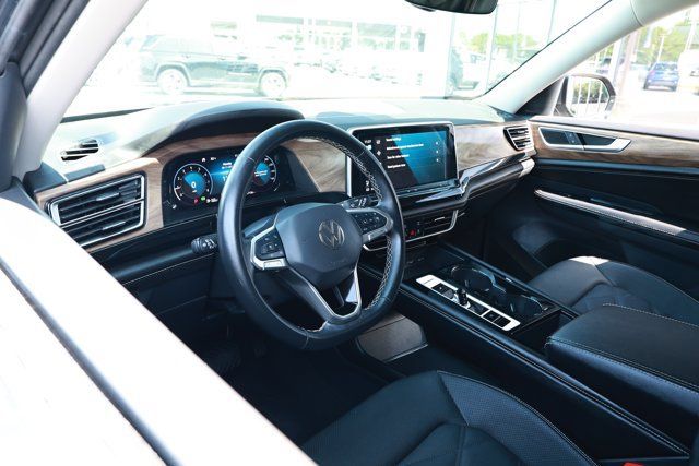Used 2025 Volkswagen Atlas SE FWD image 22