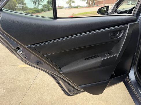 Used 2019 Toyota Corolla L image 15