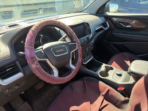 Used 2020 GMC Terrain SLE w/ Driver Convenience Package image 9