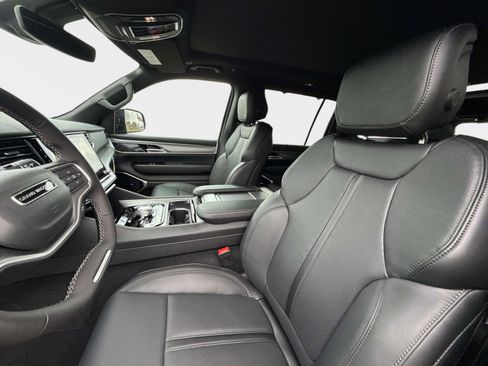 New 2026 Jeep Grand Wagoneer Limited AWD/4WD image 24