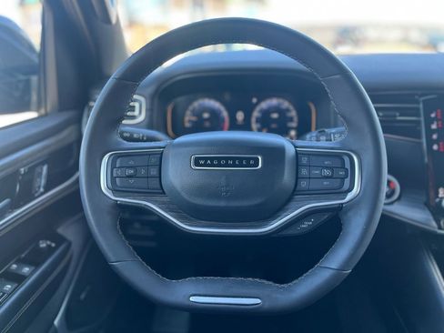 Used 2024 Jeep Wagoneer Series II w/ Flexible Seating Group image 17