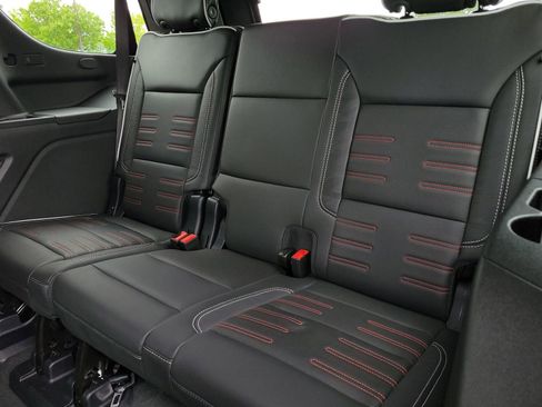 Used 2025 GMC Yukon AT4 Ultimate AWD/4WD image 12