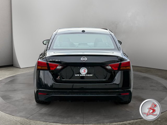Used 2025 Nissan Altima 2.5 SV FWD image 6