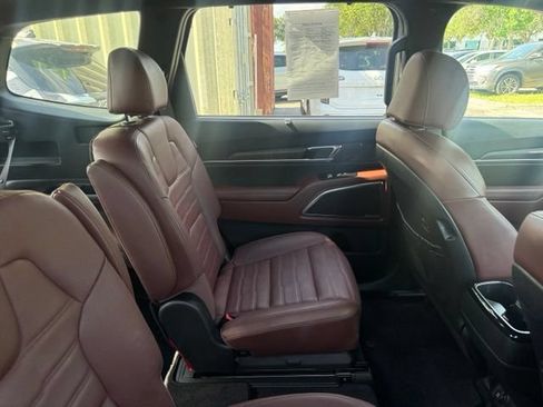 Certified 2023 Kia Telluride SX Prestige AWD/4WD image 6