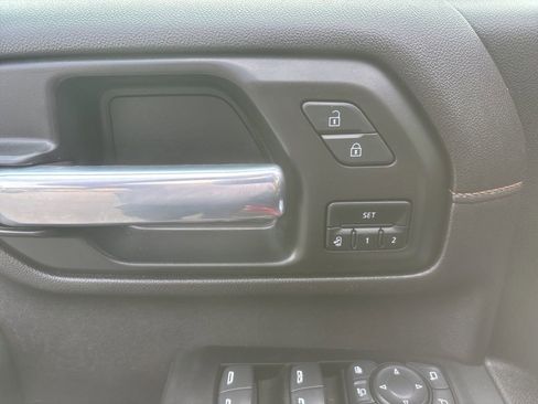 Used 2022 GMC Sierra 2500 AT4 w/ AT4 Preferred Package image 21