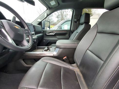 Used 2024 Chevrolet Silverado 3500 LTZ w/ LTZ Plus Package image 3