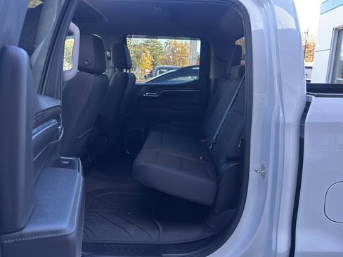 Used 2023 Chevrolet Silverado 1500 LT image 17