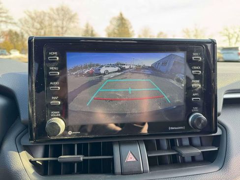 Used 2022 Toyota RAV4 SE image 29