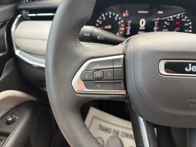 Used 2023 Jeep Compass Limited AWD/4WD image 35